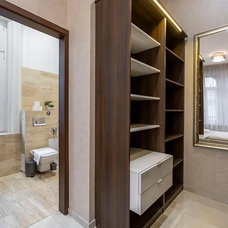 Апартаменты Luxe N' Charm Grand By Prestige Homes
