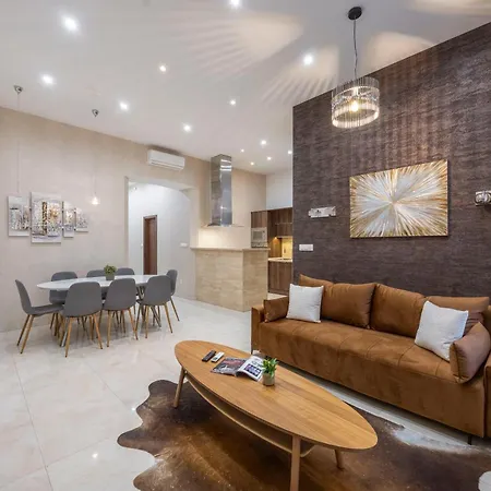 Luxe N' Charm Grand By Prestige Homes Appartement *