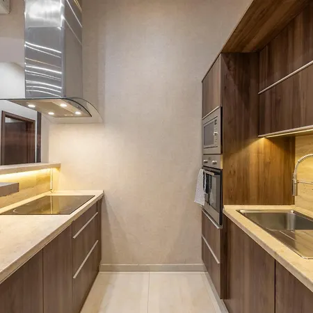 Luxe N' Charm Grand By Prestige Homes Будапешт